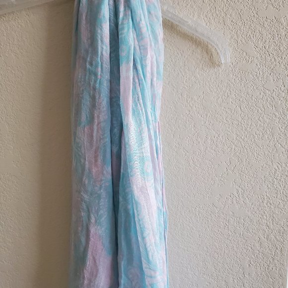 Scarf - Picture 1 of 3